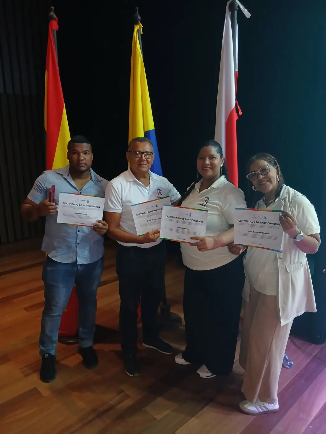 Actividad navideña de FUNSEDEBI con adultos mayores y niños de la comunidad